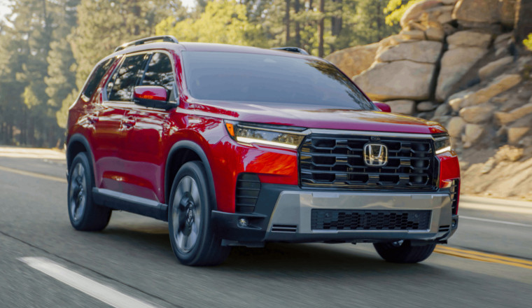 2026 Honda Pilot Goes Big On Screens, Bigger On The Grille