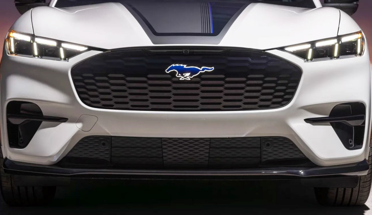 Man Broke Into Government Offices With A Sewer Lid To Steal A Mustang