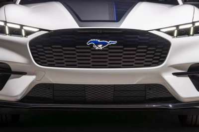 Man Broke Into Government Offices With A Sewer Lid To Steal A Mustang