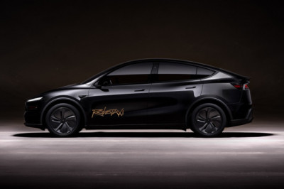 Tesla Robotaxis Keep Crashing Despite In-Car Supervisors: TDS