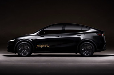 Tesla's Robotaxi Fleet Can't Stop Crashing Into Things