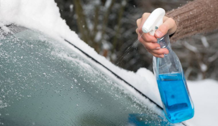 Condensation will stop coming back on car windscreen by storing 1 item overnight