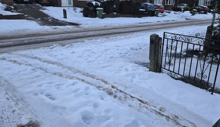 Drivers urged to remove ice from driveway with one kitchen table item