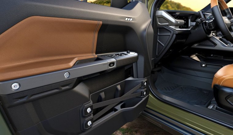 The Jeep Recon’s Interior Was Made to Be Tinkered With