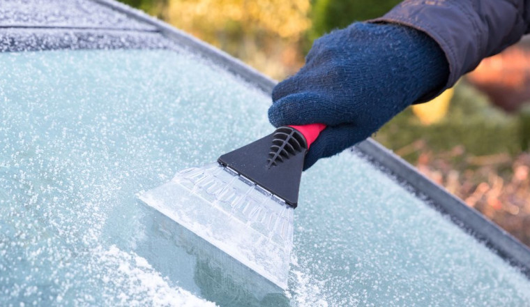 Drivers urged to place 1 household item on car windscreens to prevent ice in November