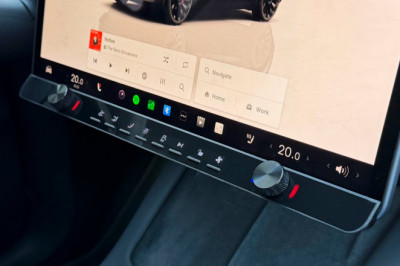 This $200 Mod Gives Your Tesla the Buttons and Knobs It Should’ve Had