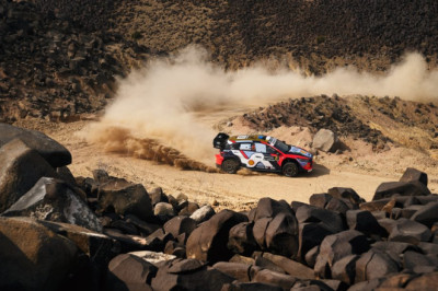 Tänak into early Saudi lead, Ogier beats Evans