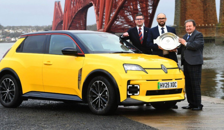 'Cutting-edge’ Renault ‘Car of the Year’ with model now outselling Tesla