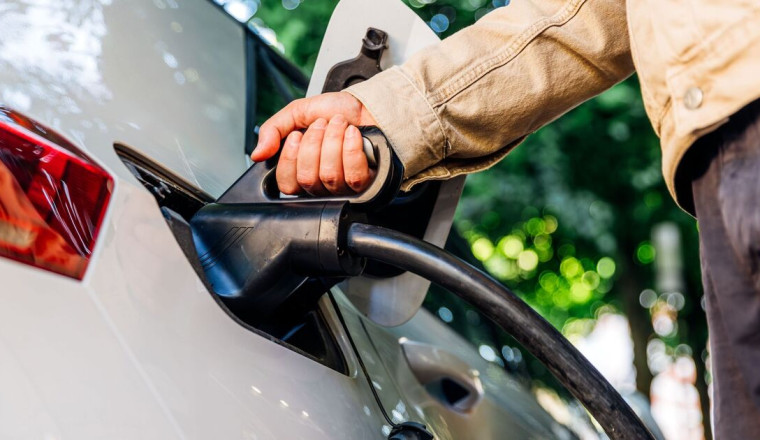 Rachel Reeves told to introduce one EV rule as expert warns of ‘missed opportunity'