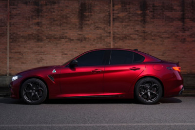 New Alfa Quadrifoglio Collezione 'instant classic'