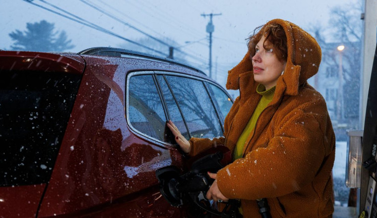 Motorists should place 1 item on wing mirror overnight to combat frost
