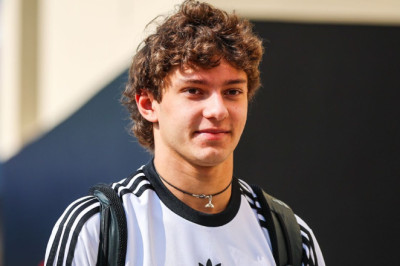 Antonelli: Friends helped forget online abuse