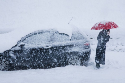 Drivers warned of 5 common winter driving mistakes that could cost you £30k in fines