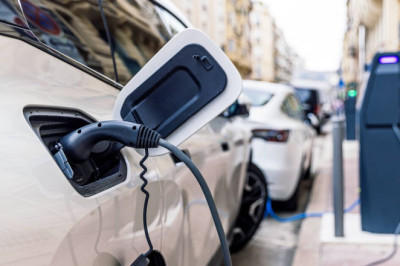 Electric car owners warned they could land £11k fine over winter driving error