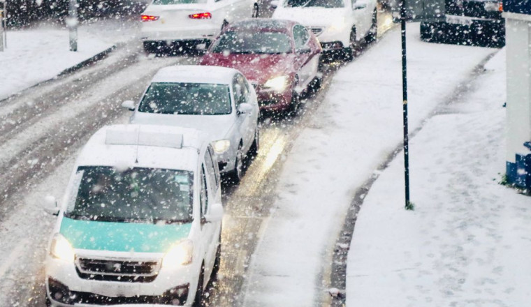 Expert warns drivers of £30k fines over 5 winter mistakes