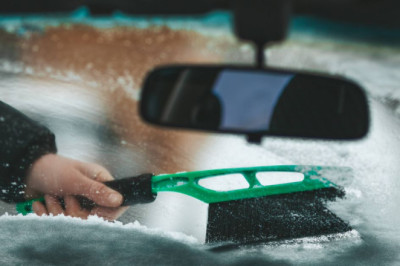 RAC tells all drivers to rub windscreen with 1 item to stop frost in December