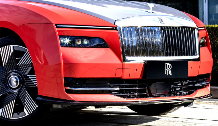 Six Figure Rolls-Royce Spectre Discounts Raise The Question Why Are Rich Buyers Avoiding EVs