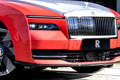 Six Figure Rolls-Royce Spectre Discounts Raise The Question Why Are Rich Buyers Avoiding EVs