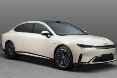 Smart #6 unveiled as plug-in hybrid saloon to rival BMW 3 Series