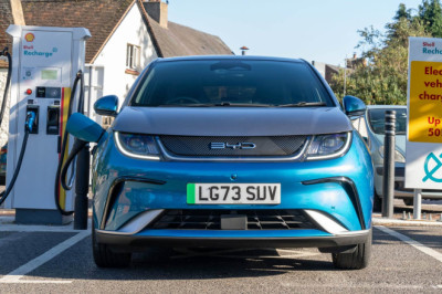 UK public divided over who pays for EV road-trip charging