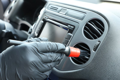 If You're Not Cleaning Your Car's Gross Air Vents Like This, We'd Rather Walk