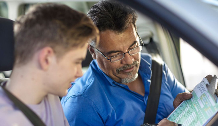 Learner drivers 'keep failing' theory test for making 1 blunder before exam