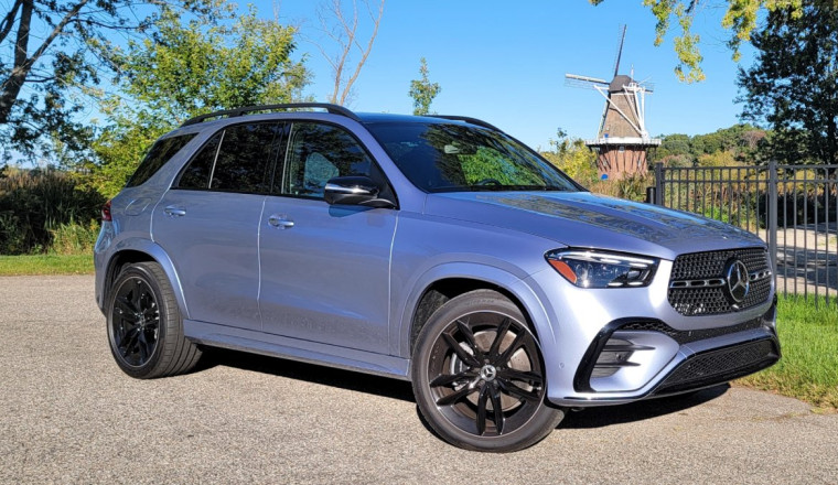 2026 Mercedes-Benz GLE580 Road Trip Review: Why This V8 Hybrid Gets High Marks
