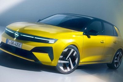 2026 Opel Astra Revealed: Facelift Brings a Light Bar and Smarter Headlights