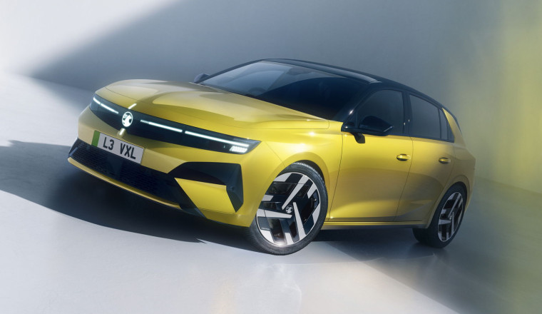 Updated Vauxhall Astra Goes Further, Gets More Lights