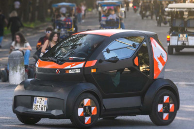 Renault axes Mobilize Duo quadricycle before UK sales start