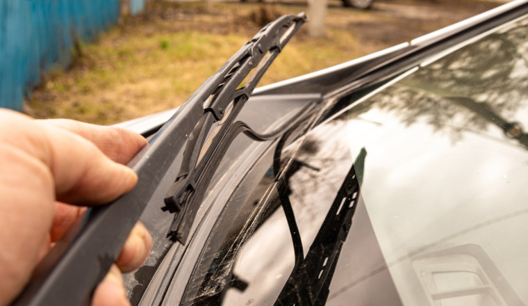 Stop Using WD-40 On Your Wiper Blades. Use This Instead.
