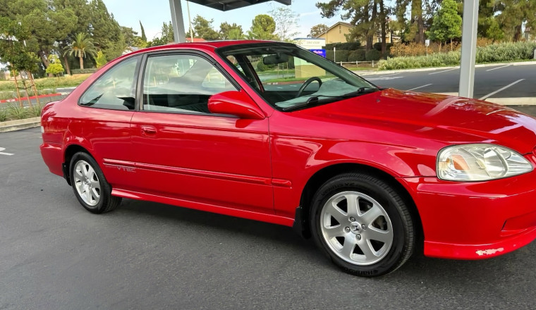 At $23,000, Would You Pocket This 2000 Honda Civic Si Rocket?