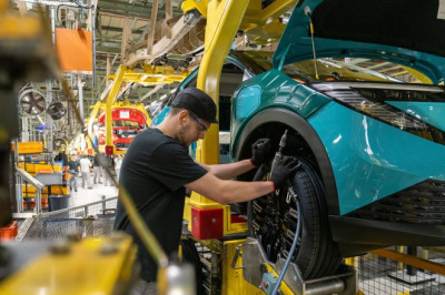 Electric Nissan Leaf production starts TODAY: Survival of Britain's biggest car factory now relies on it being a sales hit