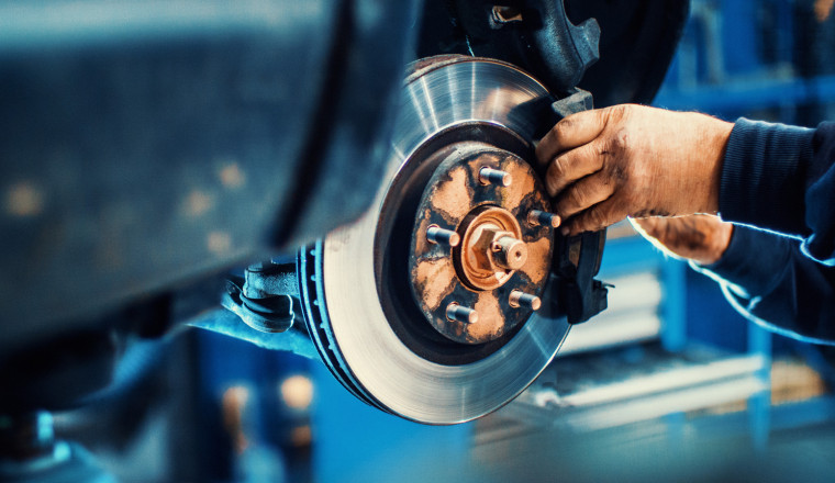 How To Properly Bed Brakes (And What Happens If You Don't)