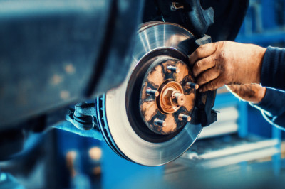 How To Properly Bed Brakes (And What Happens If You Don't)