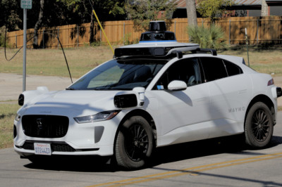 Waymo's Fix To End Robotaxis Blowing By School Buses Doesn't Work