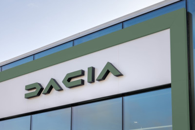 Dec 18: Interest rates cut; Used car buyers worry over budget; Dacia Electric Car Grant