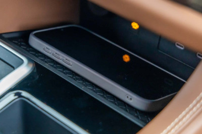 Finally, A Wireless Phone Charger That Doesn’t Suck