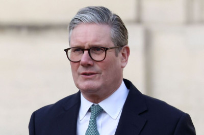 Keir Starmer's war on motorists as drivers face new parking space ban