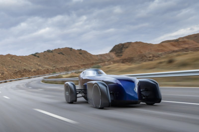 Renault concept goes 626 miles on a charge at motorway speed