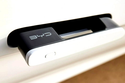 China Is Banning Tesla-Style Door Handles