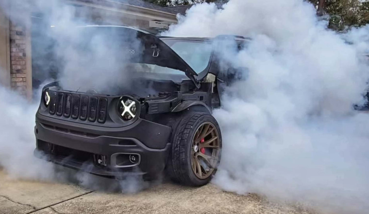 This Hemi V-8-Powered Jeep Renegade Is an Excellent Use of Free Will