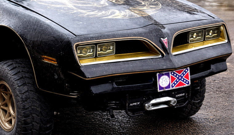 Someone Built A Firebird SUV from Lincoln, Dodge, And Chevy Scraps, And It Kinda Slaps