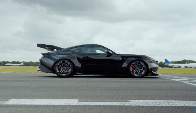 Testing the Mustang GTD on the Top Gear Track