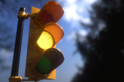 Who Really Invented The Yellow Traffic Light?