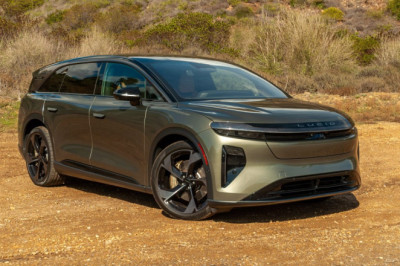 2026 Lucid Gravity Review: The Best-Driving Three-Row Money Can Buy