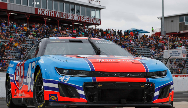 Erik Jones has a new crew chief for 2026