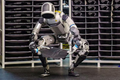 Boston Dynamics Atlas in Training at Hyundai: Clickbait or the Future of Manufacturing?