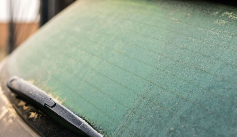 De-ice your car windscreen in ‘seconds’ with 30p kitchen ingredient