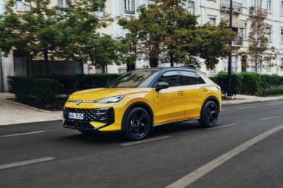 Jan 7: Waitrose eyes expansion; UK pledges boots on the ground in Ukraine; VW T-Roc from £32k